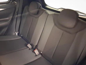 https://vehicle.imgix.net/4154936/dbc72cb1-385d-4d16-b1cf-974ba0a320ab.jpg