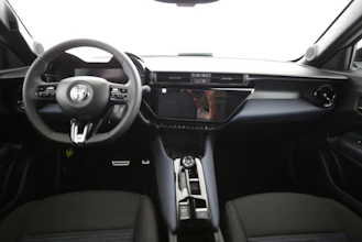 https://vehicle.imgix.net/4154979/f0ebddd0-e171-46fc-a57b-e980faaa3bea.jpg