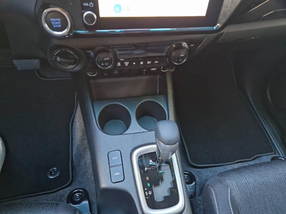 Vehicle image 13 Vehicle image 13