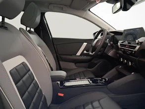 https://vehicle.imgix.net/4155009/ec35d210-ef3d-41b8-897a-789691e93f1d.jpg