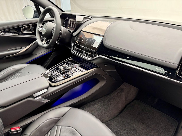 immagine del veicolo ASTON MARTIN DBX