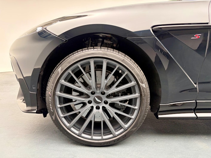 immagine del veicolo ASTON MARTIN DBX