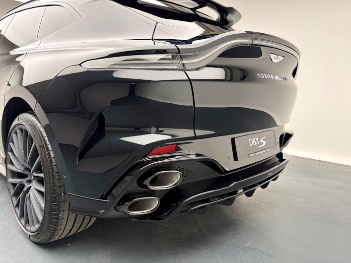 immagine del veicolo ASTON MARTIN DBX