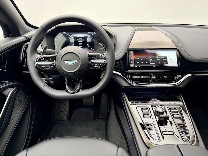 immagine del veicolo ASTON MARTIN DBX