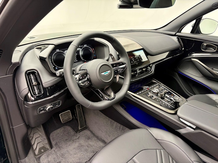 immagine del veicolo ASTON MARTIN DBX