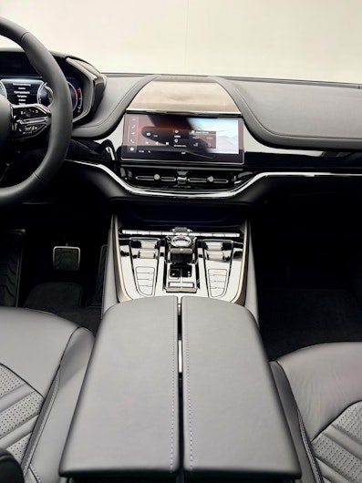 immagine del veicolo ASTON MARTIN DBX