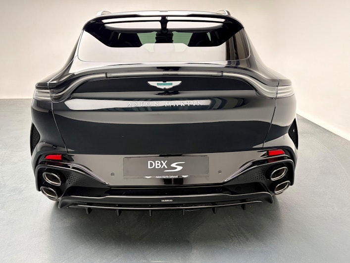 immagine del veicolo ASTON MARTIN DBX