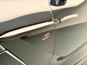 Fahrzeugbild ASTON MARTIN DBX S 4.0 V8 Bi-Turbo