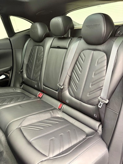 immagine del veicolo ASTON MARTIN DBX