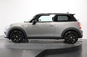 Fahrzeugbild MINI F56 Cooper SE