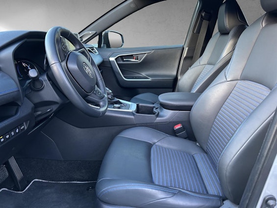 Vehicle image 8 Vehicle image 8