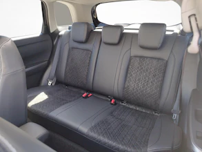 https://vehicle.imgix.net/4155123/a25429e8-feac-4e3a-bffe-7dd7e57c5ea7.jpg