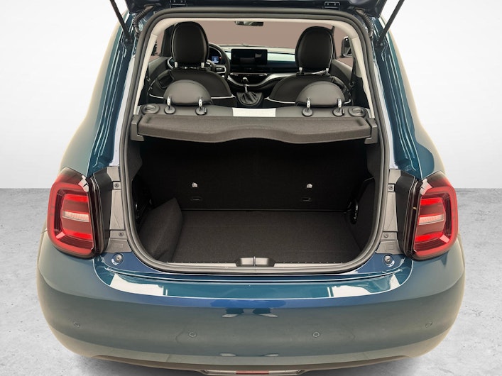 Vehicle image FIAT 500