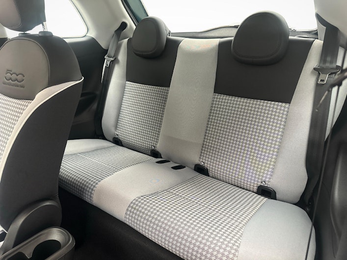 Vehicle image FIAT 500