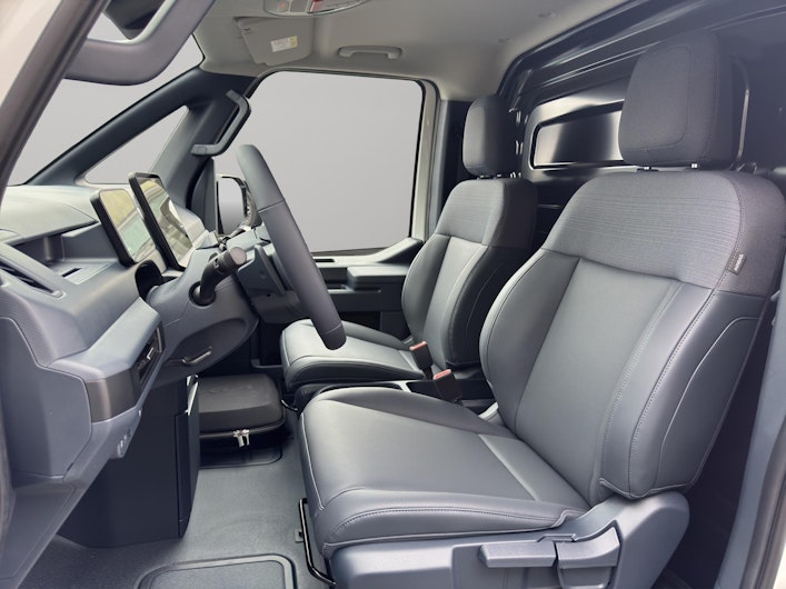 Vehicle image KIA PV5