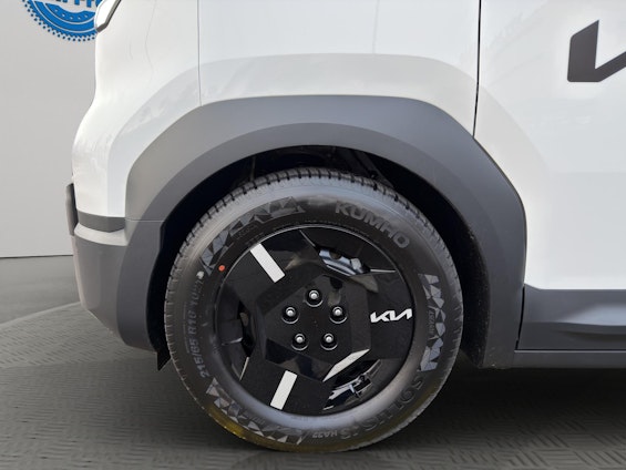 Vehicle image 5 Vehicle image 5