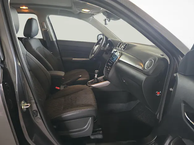Suzuki Vitara 1.4 T Sakura Top Hybrid 4x4