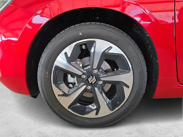 immagine del veicolo SUZUKI SWIFT