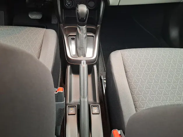 Suzuki Swift 1.2 Sakura Top Hybrid Automat