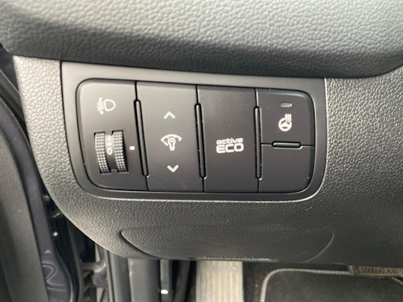 Vehicle image 15 Vehicle image 15