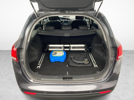 Vehicle image 16 Vehicle image 16