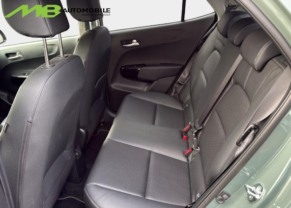 Vehicle image 9 Vehicle image 9