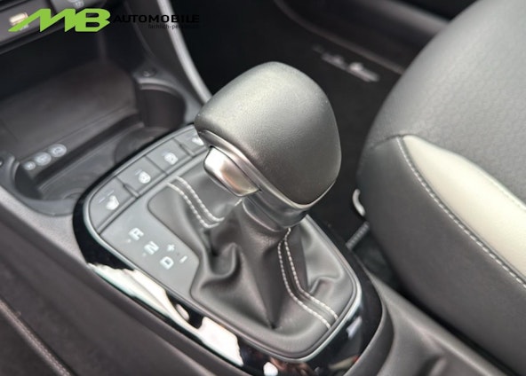 Vehicle image 14 Vehicle image 14