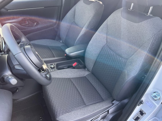 Vehicle image 9 Vehicle image 9