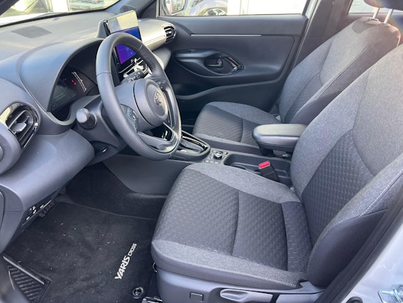 Vehicle image 8 Vehicle image 8