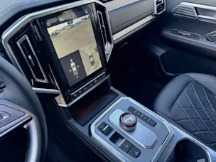 JAC T9 EV EV Luxury