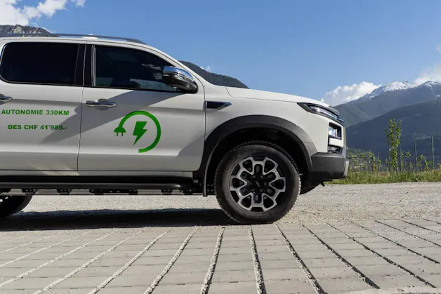 JAC T9 EV EV Luxury
