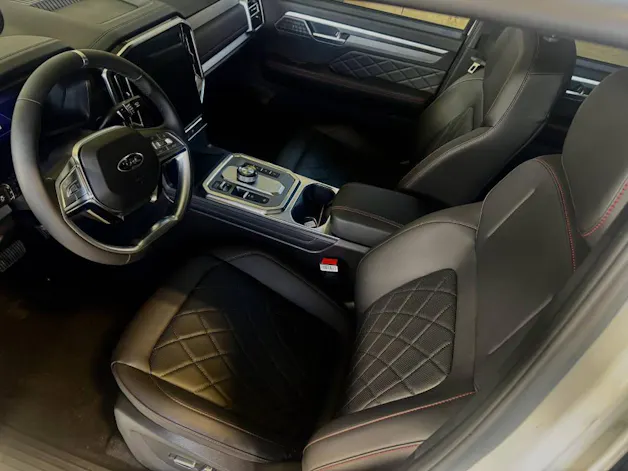 JAC T9 EV EV Luxury