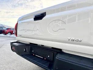 JAC T9 EV EV Luxury