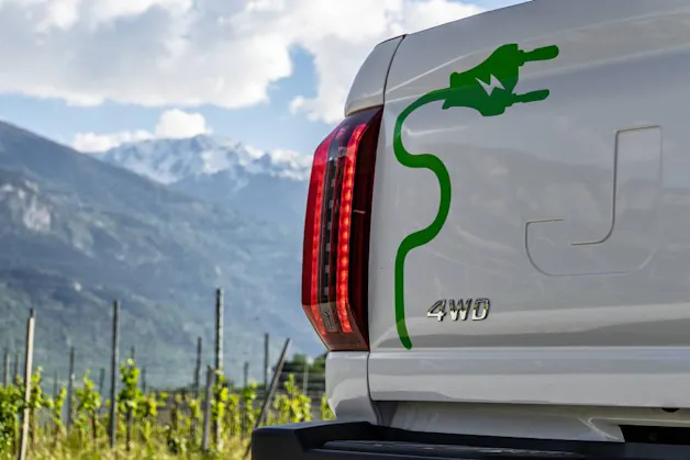 JAC T9 EV EV Luxury