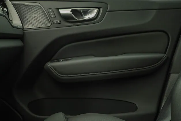VOLVO XC60 2.0 T6 TE Ultimate Dark eAWD