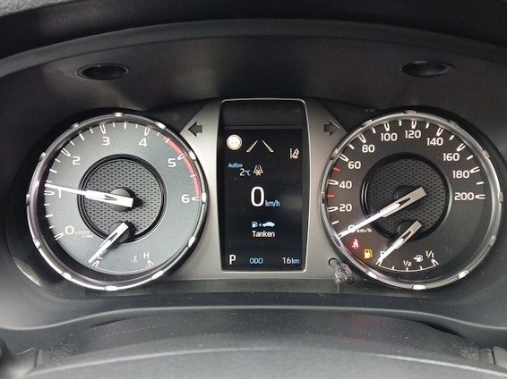 Vehicle image 6 Vehicle image 6