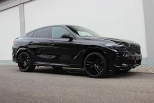 BMW X6 M50i