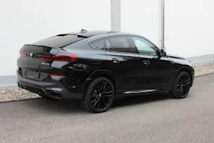 BMW X6 M50i