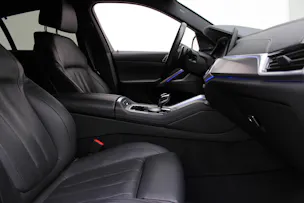 BMW X6 M50i