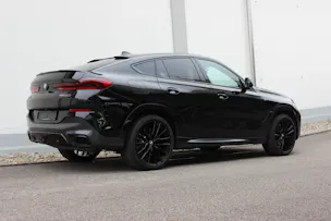 BMW X6 M50i