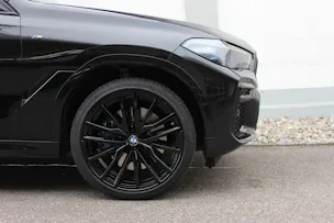 BMW X6 M50i