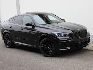 BMW X6 M50i