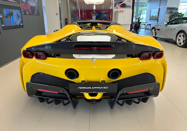 Ferrari SF90 Spider