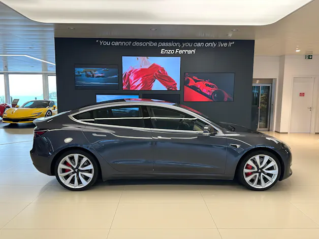 Tesla Model 3 Long Range Dual Motor AWD