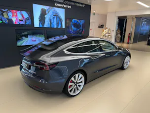 Tesla Model 3 Long Range Dual Motor AWD