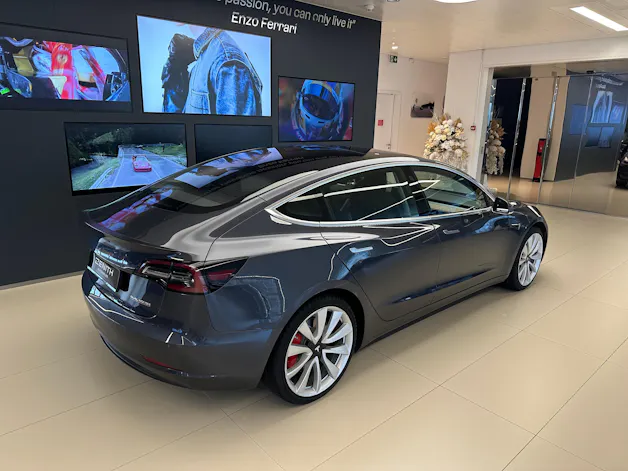 Tesla Model 3 Long Range Dual Motor AWD