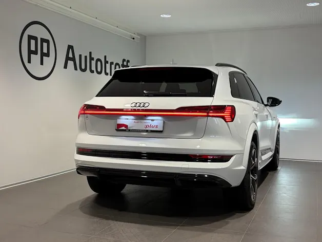 Audi e-tron S quattro