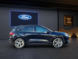 Ford Kuga 2.5i FHEV FULL-HYBRID 183 PS ST-Line 4x4 AUTOMAT