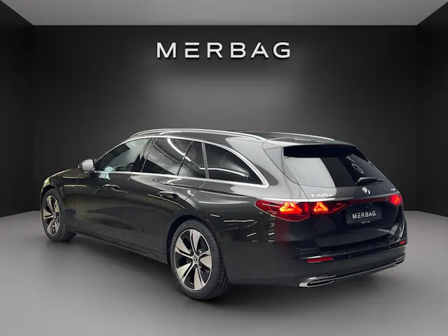 Mercedes-Benz E 220 d T 4M 9G-Tronic