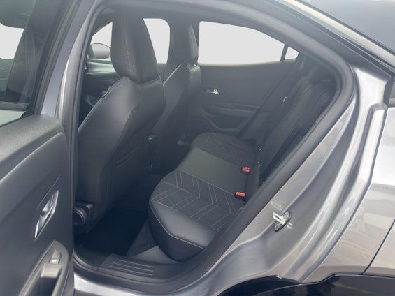 Vehicle image 14 Vehicle image 14